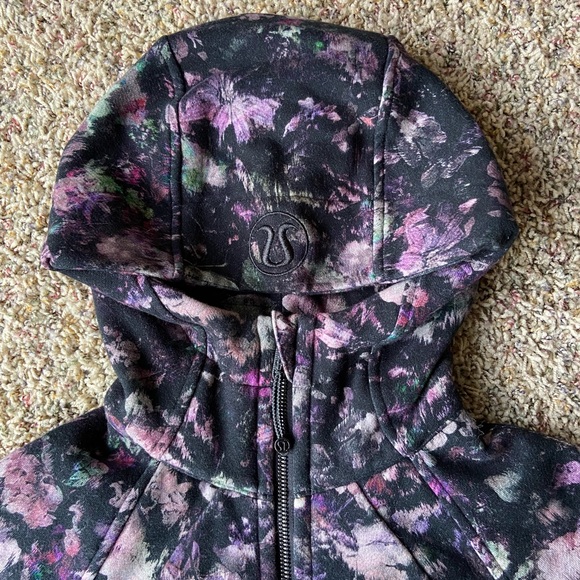 Lululemon Scuba Hoodie IV - Picture 3 of 6